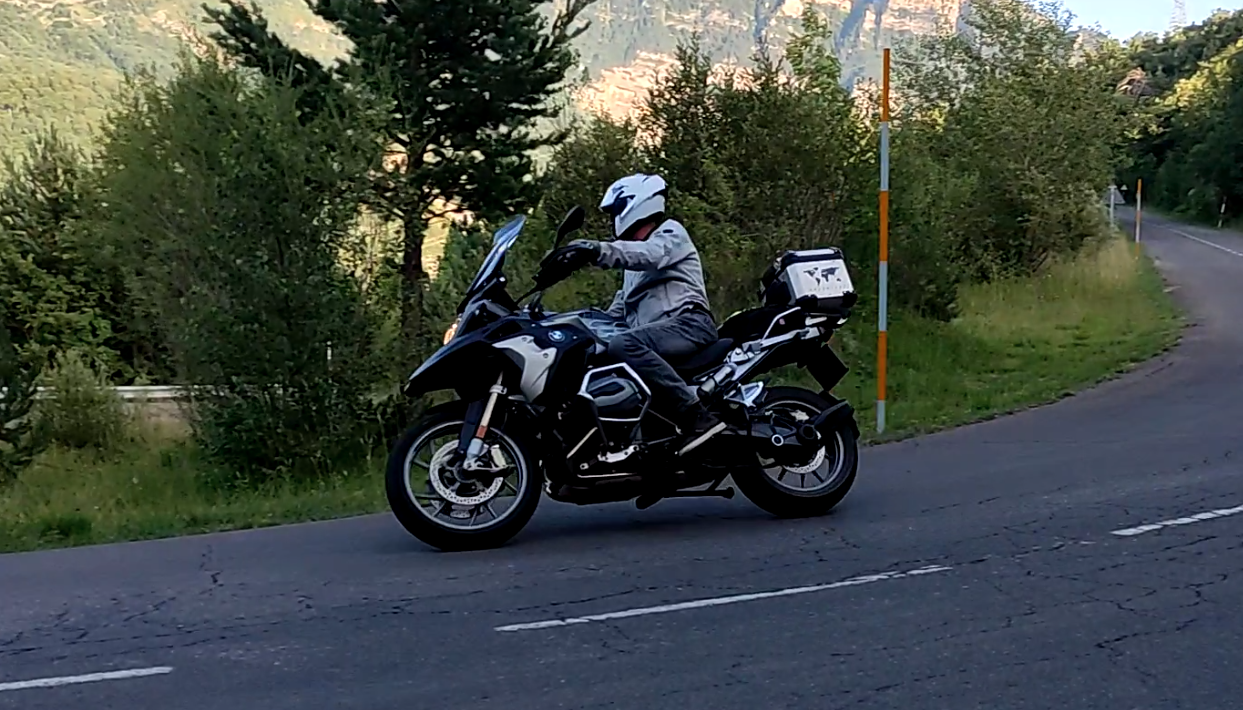 Transpirinenca 4dies-3nits Panticosa-Roncesvalles-Bossòst. 1800Km+33colls.