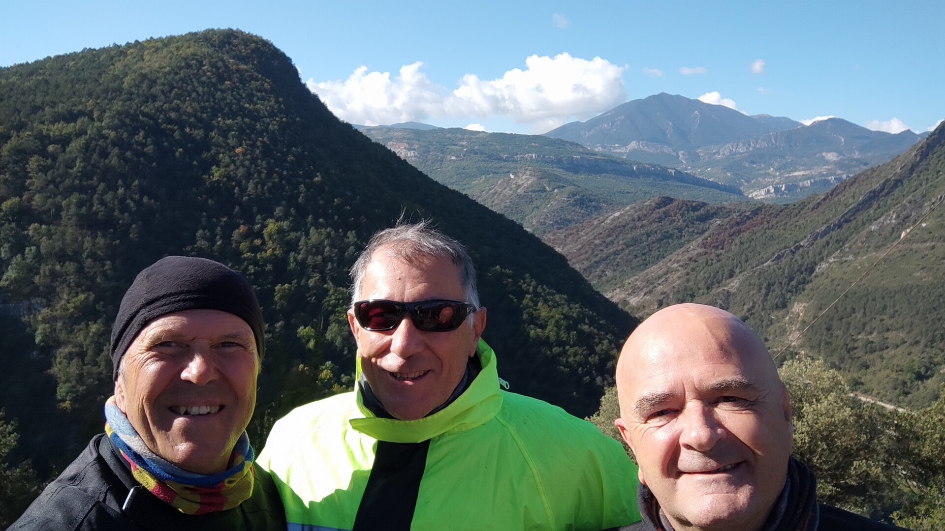 Sortida al Berguedà Serra Catllaràs Rasos Peguera. Pi tres branques 12O Res a celebrar 