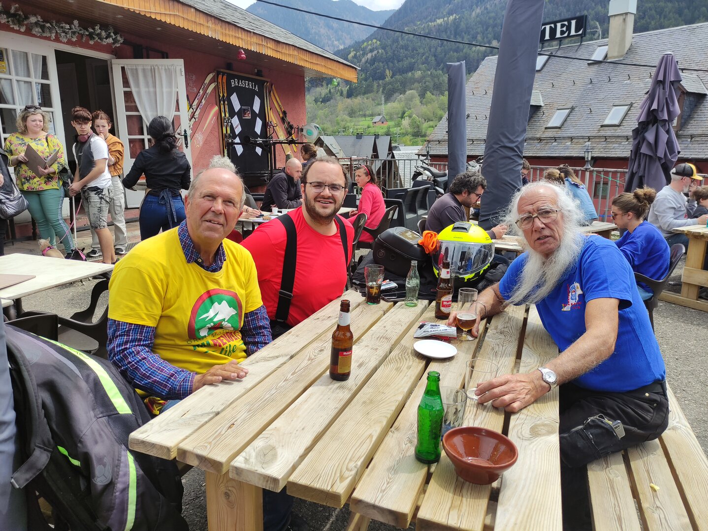 Volta Aneto-Tourmalet 1300Km 3dies. Túnel Complert pantà Llauset baixant