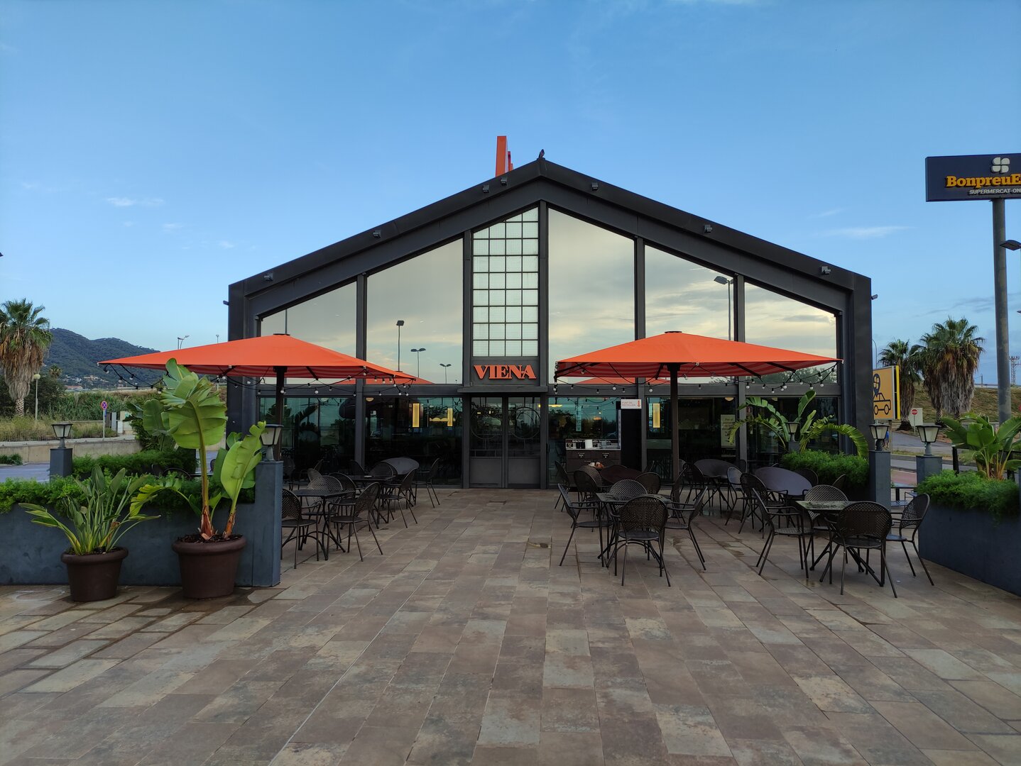 Volta Collformic, Osor, Llémena, Beget, Camprodon, Cavallera, Ribes Freser, Lluçanès. 